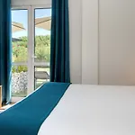 Pey La Tour - Logis & Restaurant