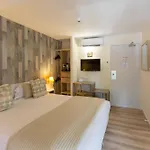 Pey La Tour - Logis & Restaurant
