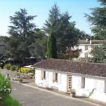 Pey La Tour - Logis & Restaurant فندق
