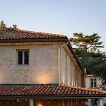 Pey La Tour - Logis & Restaurant فندق