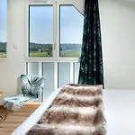 Pey La Tour - Logis & Restaurant 3*