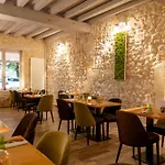 Pey La Tour - Logis & Restaurant فندق
