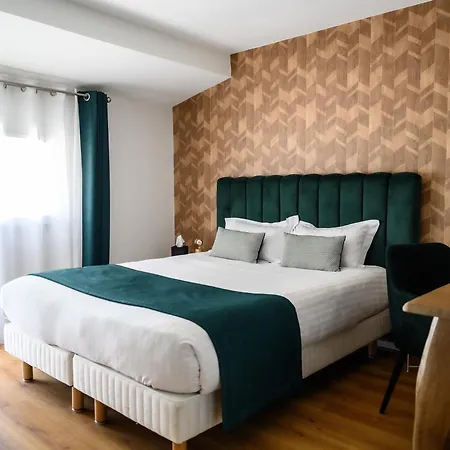 Pey La Tour - Logis & Restaurant 3* Salleboeuf
