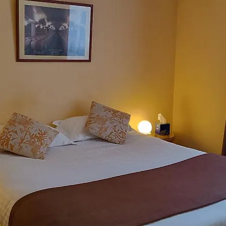 Pey La Tour - Logis & Restaurant Salleboeuf