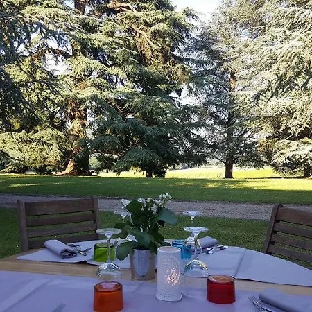 호텔 Pey La Tour - Logis & Restaurant Salleboeuf