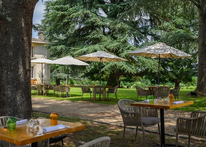 Pey La Tour - Logis & Restaurant Salleboeuf