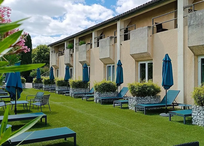 Pey La Tour - Logis & Restaurant